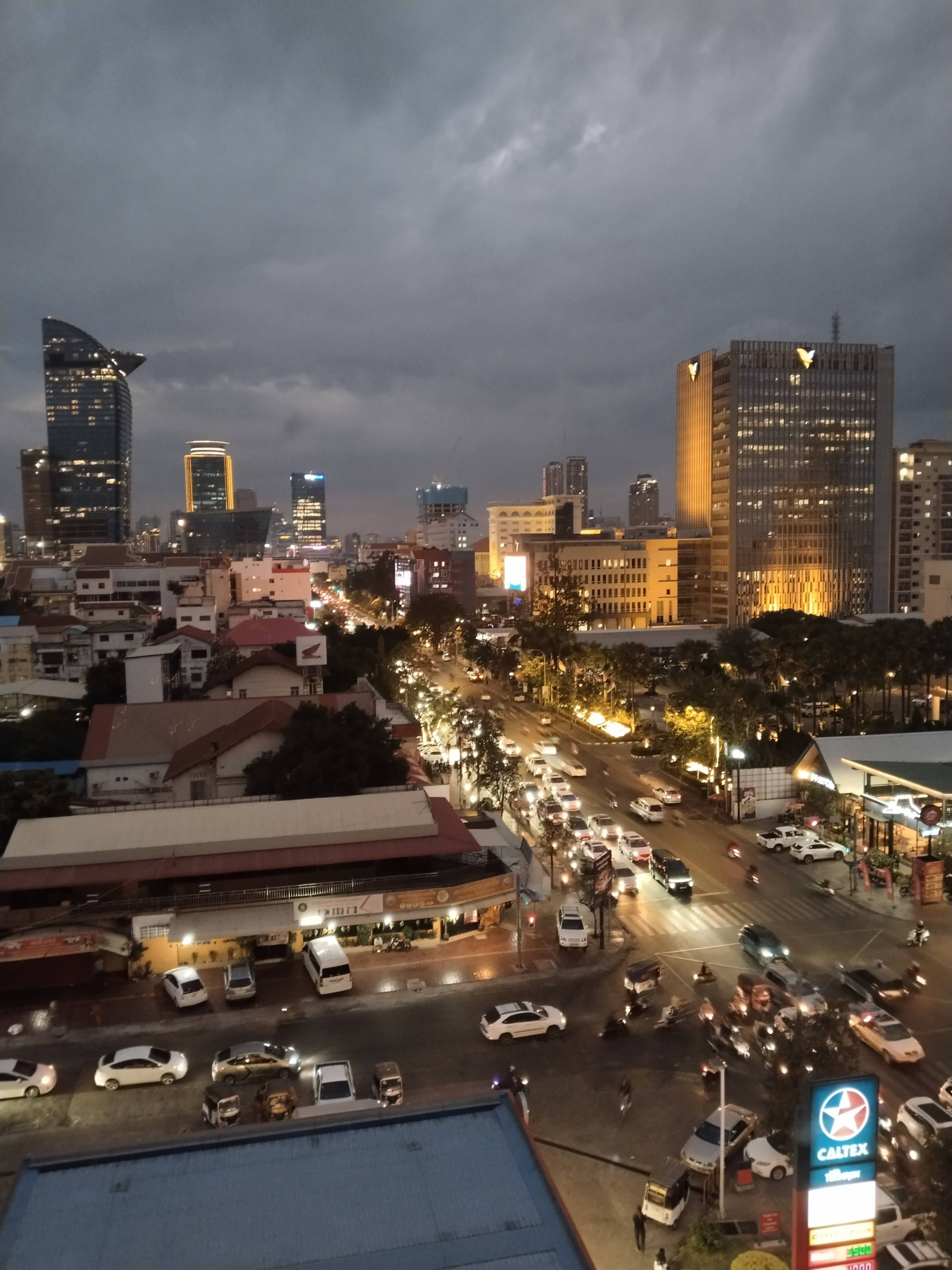 Phnom Penh night